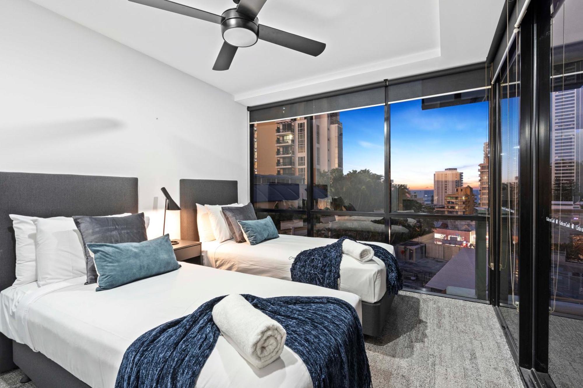 Circle On Cavill - Self Contained & Privately Managed Apartments - Wow Stay Голд-Кост Экстерьер фото