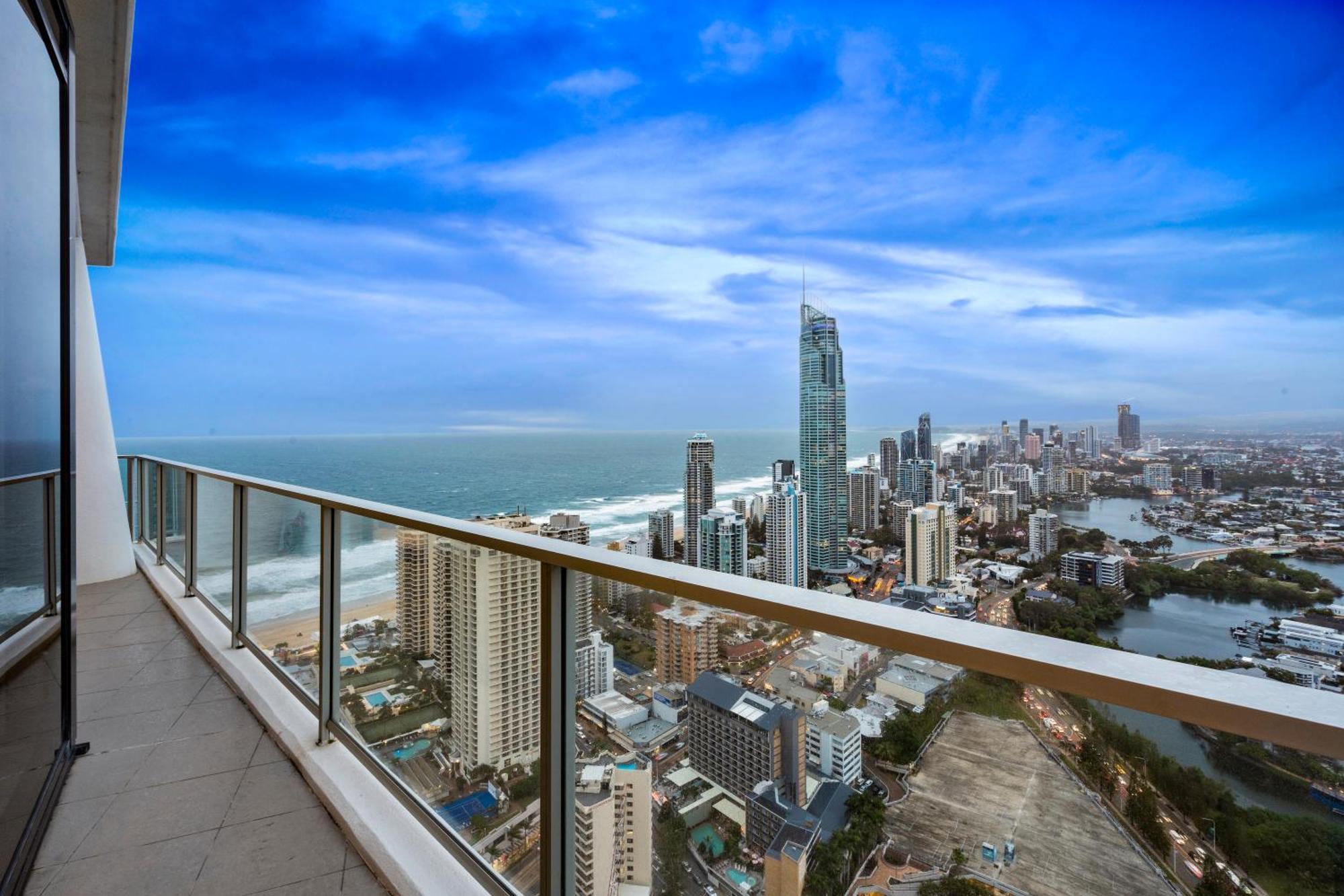 Circle On Cavill - Self Contained & Privately Managed Apartments - Wow Stay Голд-Кост Экстерьер фото